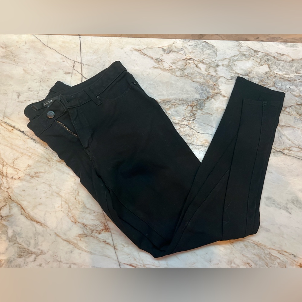 Black stretchy skinny leg pants size 29